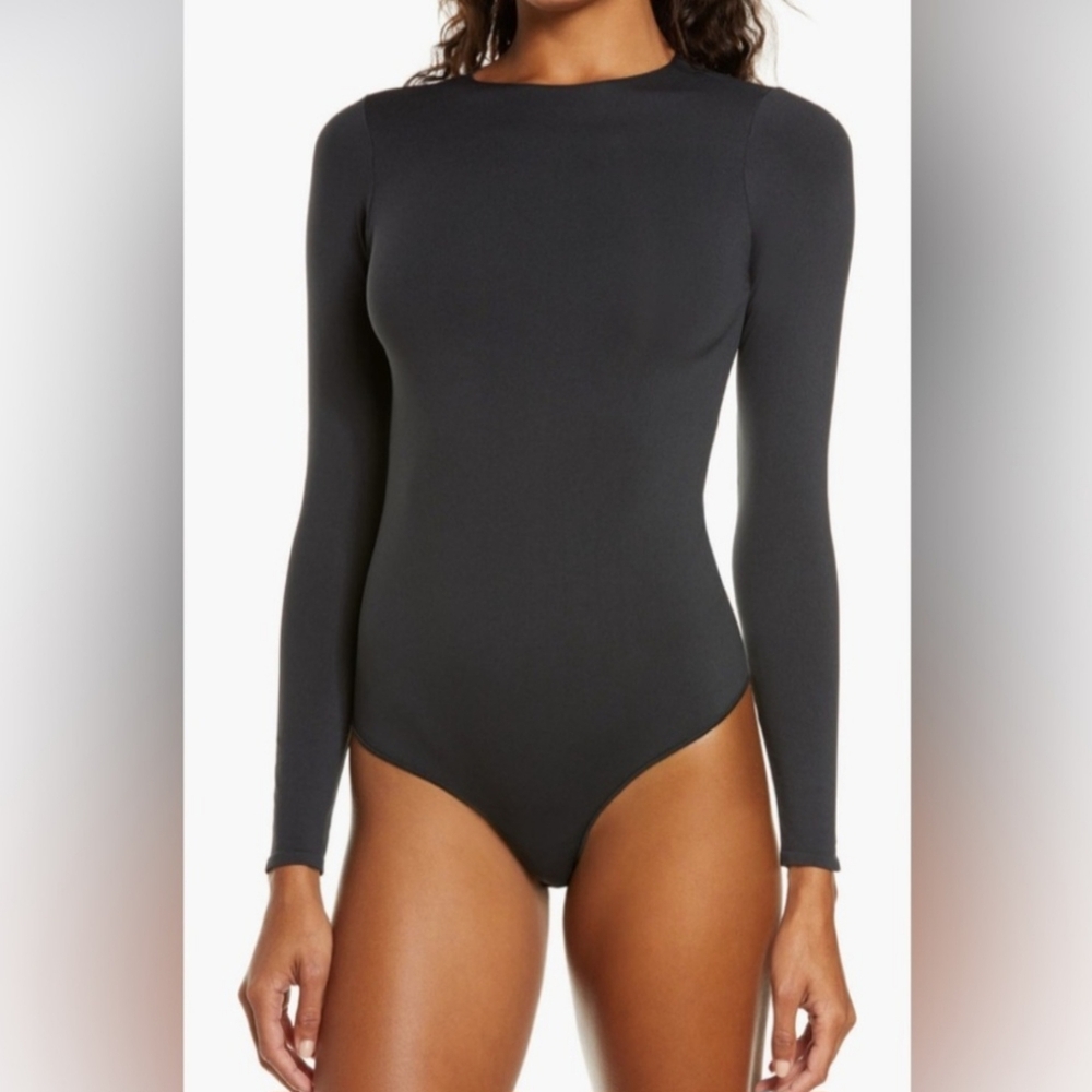 SKIMS!! Essential Cowl Neck Long Sleeve Thong Bodysuit- In Onyx - Picture 10 of 13